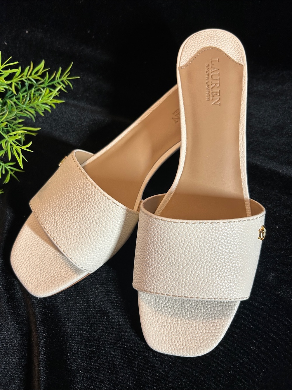 NWOB RALPH LAUREN SLIDE ON SANDAL 8B